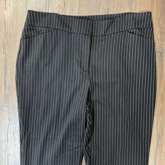 Chico’s Pinstriped Ponte Tapered Ankle Pants SZ 2/12 - Picture 4 of 6